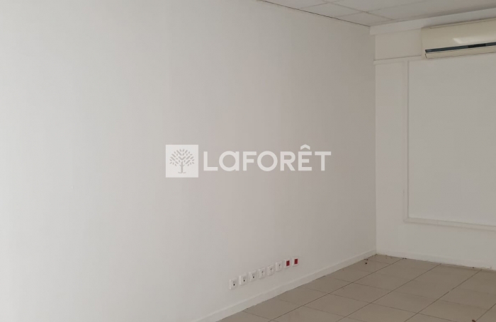 Location Bureaux 69.46m² Baie Mahault