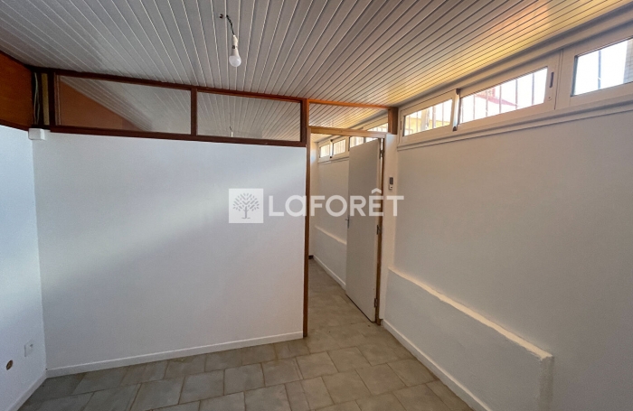 Vente Immeuble 180m² 14 pièces Basse-Terre