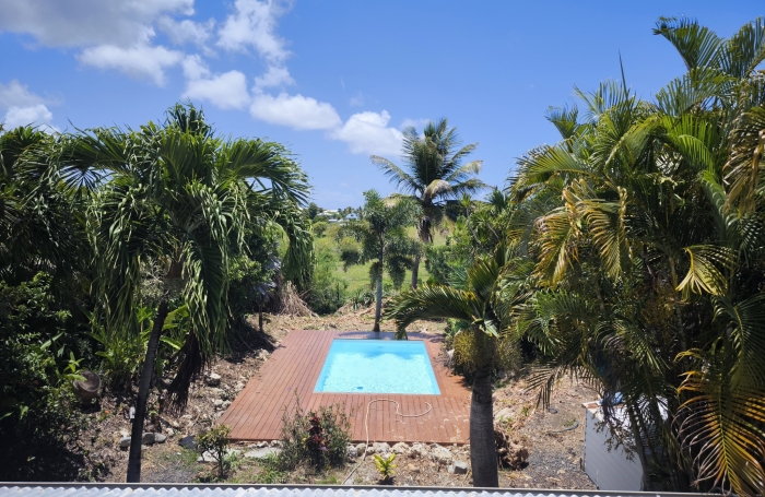 Villa mitoyenne 4 pièces avec piscine dans résidence sécurisée, secteur route touristique