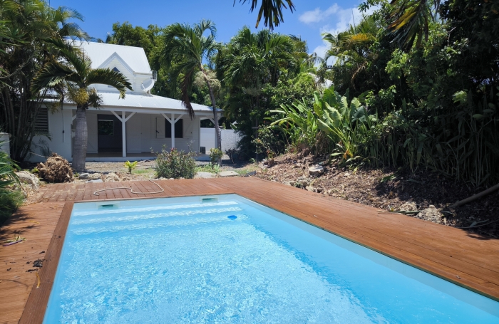 Villa mitoyenne 4 pièces avec piscine dans résidence sécurisée, secteur route touristique