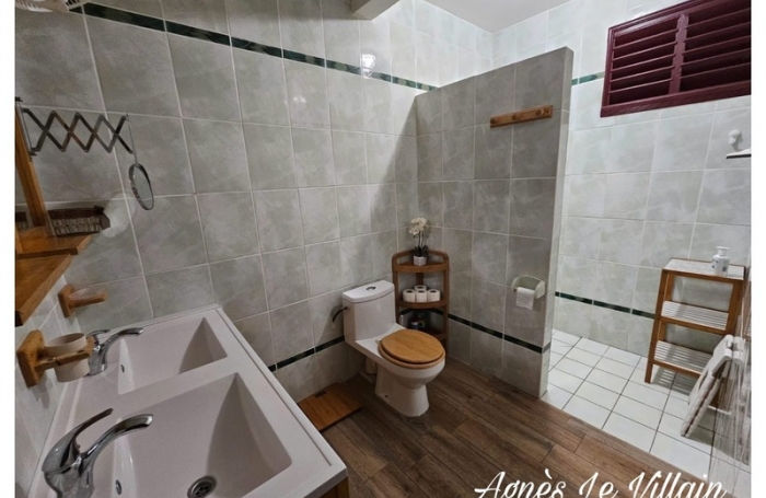 Vente Maison 234m&sup2; 12 pi&#232;ces Bouillante