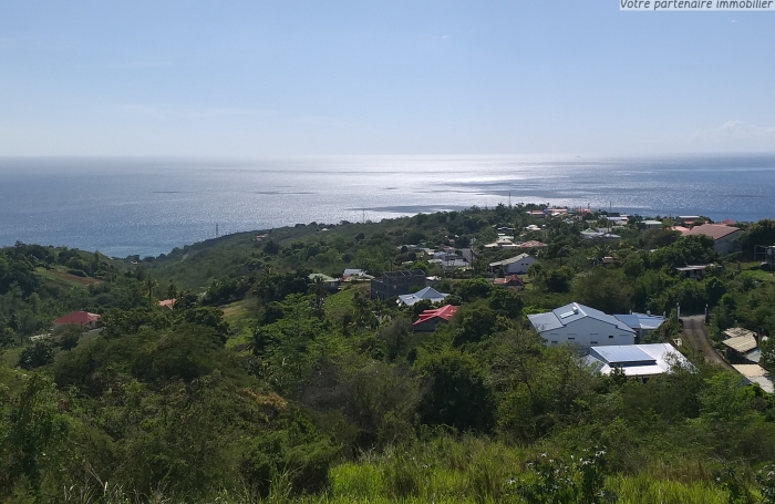 VIEUX HABITANTS - Terrain 2700 m2 - Belle vue sur la mer