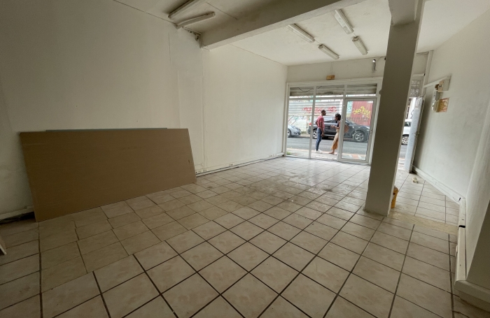 LOCAL COMMERCIAL 70m2 RUE DELGRES