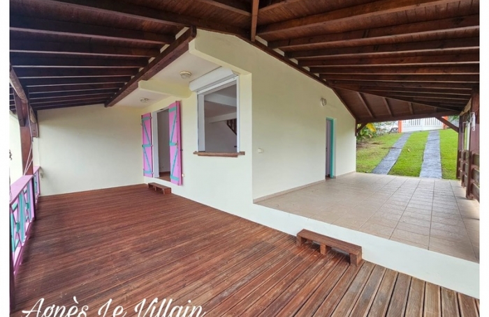 Vente Maison 74m&sup2; 4 pi&#232;ces Bouillante