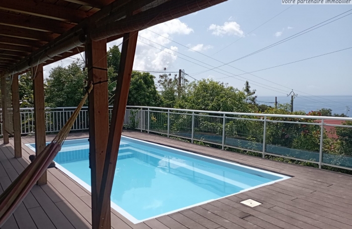 BOUILLANTE - Maison T2/3, 73 m2 -  Piscine -  Belle vue sur la mer