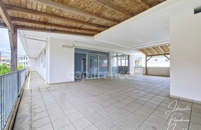 Vente Appartement 162m&sup2; 7 pi&#232;ces Capesterre Belle Eau