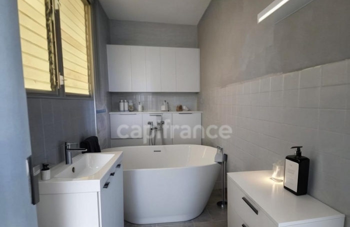 Vente Appartement 162m&sup2; 7 pi&#232;ces Capesterre Belle Eau