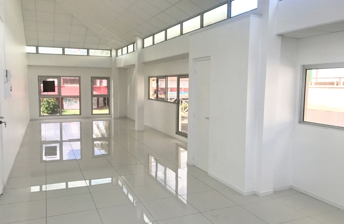 Location Bureaux 60m² Les Abymes