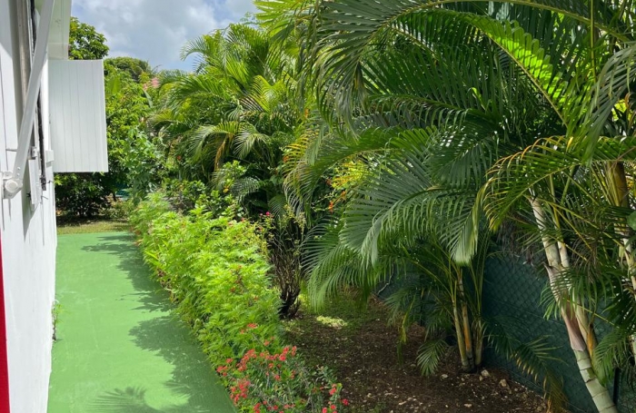 À Louer - Deux Villas Meublées avec Piscine au Moule