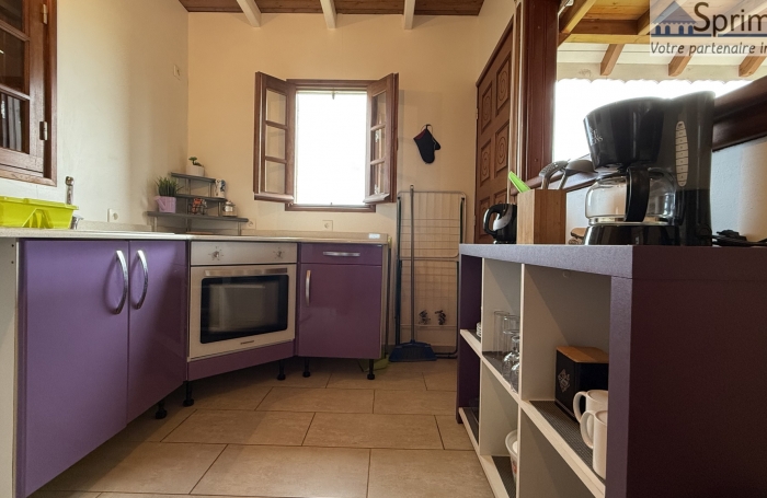 DESHAIES - MAISON avec bungalows - Piscine - Vue sur la mer et île de Montserrat