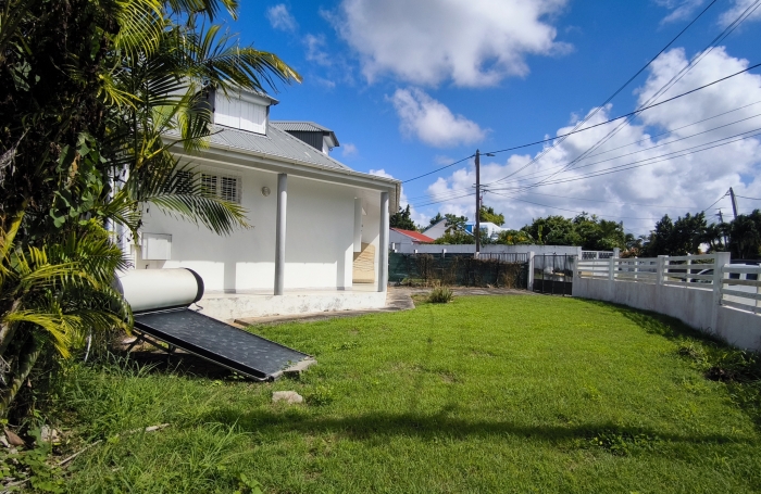 Duplex type maison mitoyenne avec jardin privatif