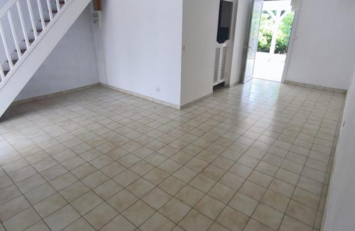 Location Maison 95m&sup2; 5 pi&#232;ces Baie Mahault