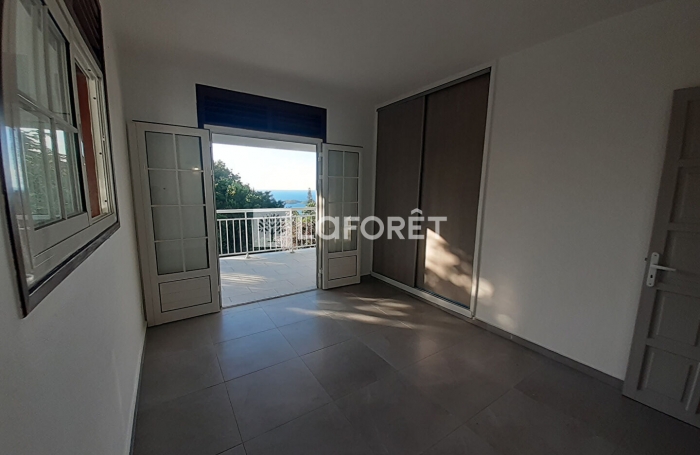 Vente Maison 225.19m² 8 pièces Bouillante