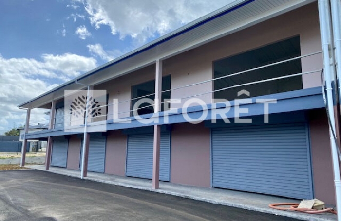 Location Local commercial 68.4m² Lamentin