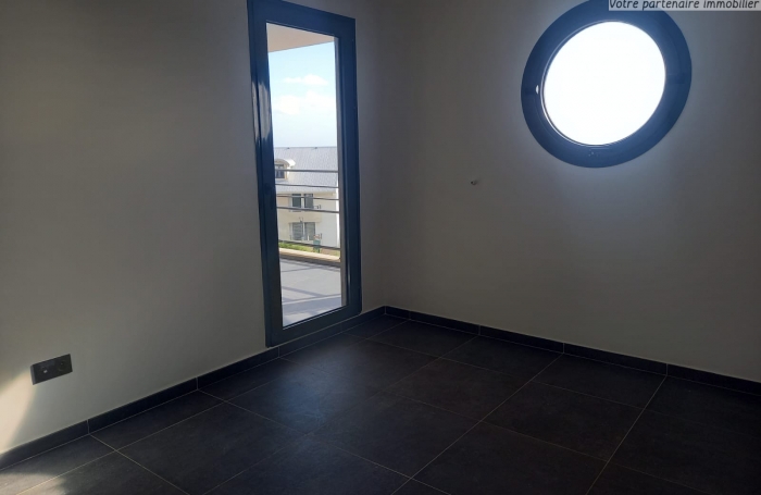 VIEUX FORT - RESIDENCE NEUVE - APPARTEMENT T2 CLIMATISE- NON MEUBLE - VUE MER