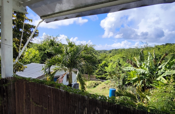 Jolie maison mitoyenne dans résidence sécurisée avec piscine