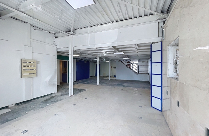 Vente Local commercial 225.1m² Baie Mahault