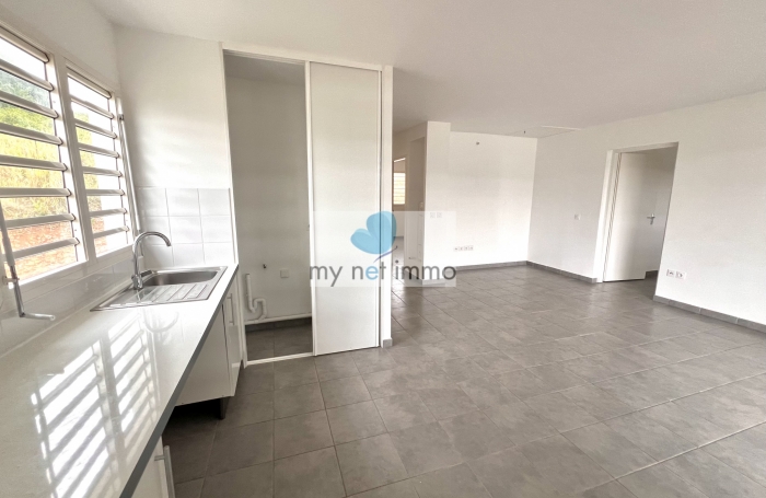 APPARTEMENT T4 PETIT BOURG