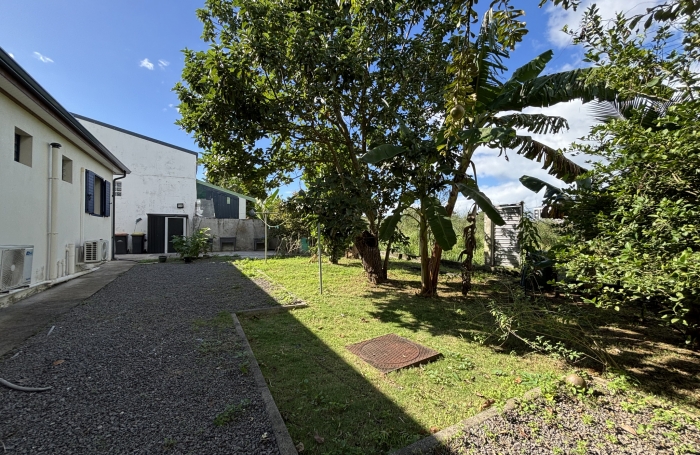 Maison individuelle avec piscine - Longfort Immobilier