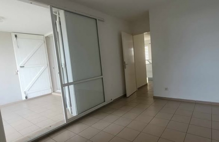 À acheter 175000 € à Sainte-Anne : grand appartement