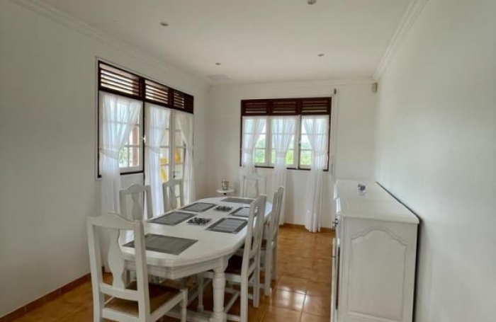 Location Maison 130m&sup2; 5 pi&#232;ces Gosier