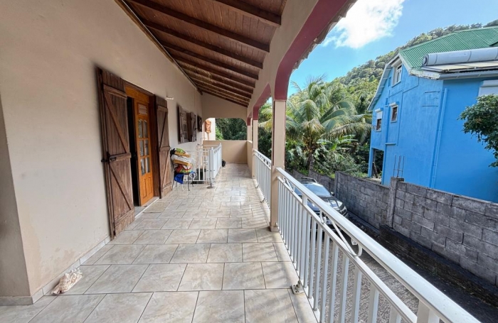 Vente Maison 278m&sup2; 7 pi&#232;ces Gourbeyre