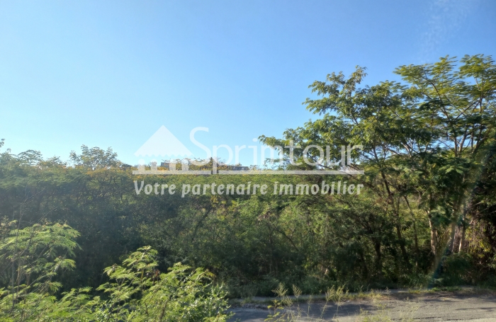 BOUILLANTE - Terrain de 2608 m2 - Bord de mer, plage à pied