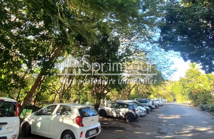 BOUILLANTE - Terrain de 2608 m2 - Bord de mer, plage à pied