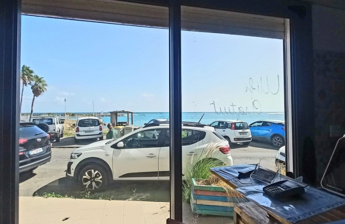 Vente Local commercial 80m&sup2; 3 pi&#232;ces Saint François