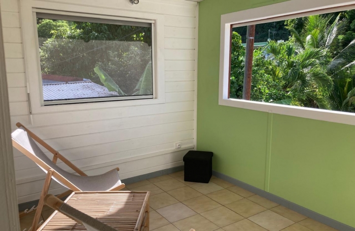 À LOUER À BAILLIF   APPARTEMENT T 3 MEUBLE ET CLIMATISE  DE 95 M2 - QUARTIER CALME