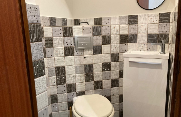 À LOUER À BAILLIF   APPARTEMENT T 3 MEUBLE ET CLIMATISE  DE 95 M2 - QUARTIER CALME