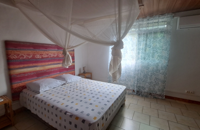 À LOUER À BAILLIF   APPARTEMENT T 3 MEUBLE ET CLIMATISE  DE 95 M2 - QUARTIER CALME