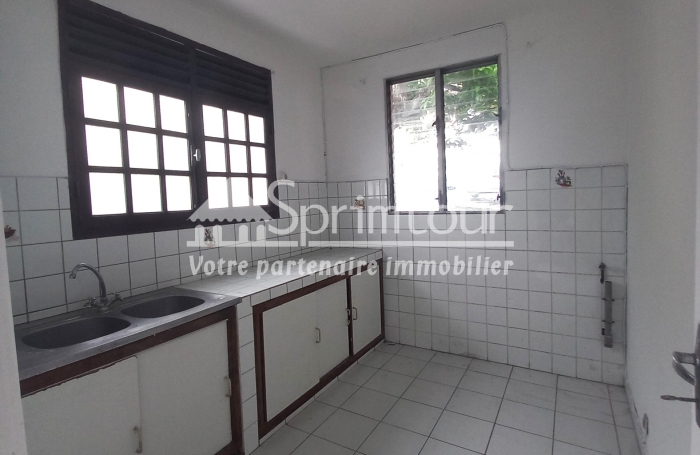 BOUILLANTE - MAISON T4 de 66 m2, bourg