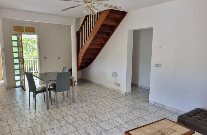 Vente Maison 150m&sup2; 5 pi&#232;ces Gosier