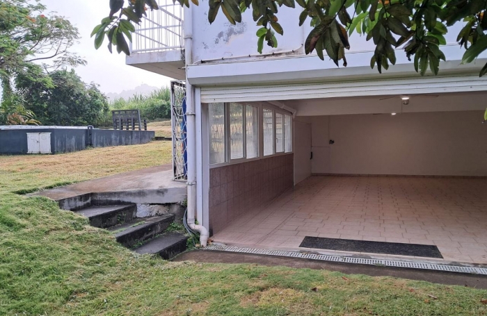 Location Local commercial 97120