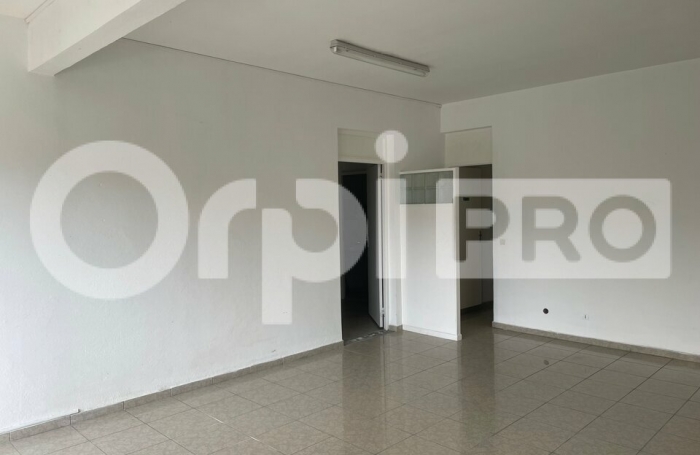 Bureau, rez-de-chaussée Cle en main