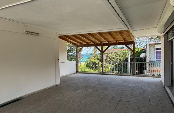 CAPESTERRE - IMMEUBLE DE RAPPORT - RUE MARCHANDE