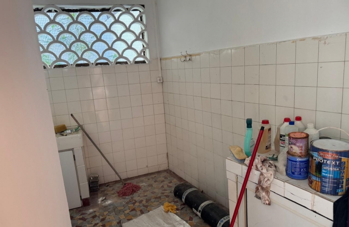 BASSE TERRE - maison de ville avec cour - idéal investisseur