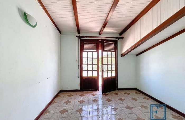 Vente Maison 138m&sup2; 8 pi&#232;ces Petit-Canal