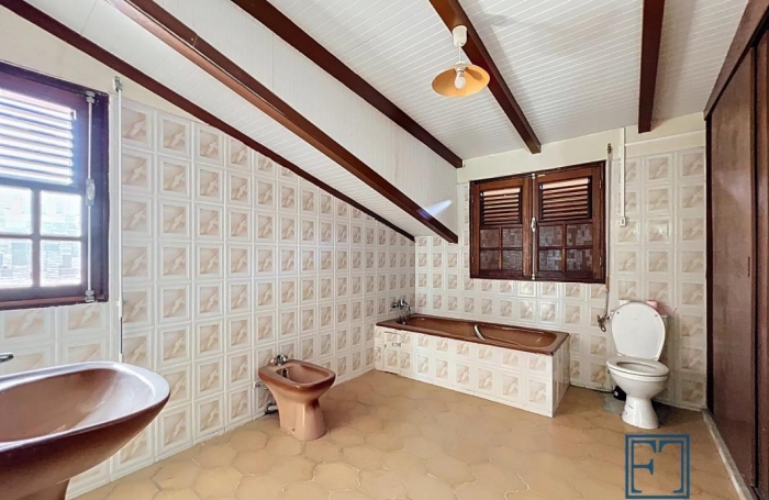 Vente Maison 138m&sup2; 8 pi&#232;ces Petit-Canal