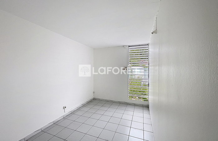 Vente Appartement 59m² 4 pièces Les Abymes