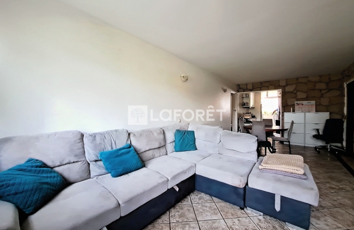 Location Appartement 61.91m² 3 pièces Les Abymes