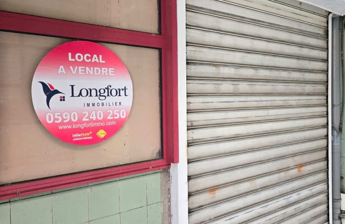 À SAISIR - Local commercial d'environ 71 m2 avec mezzanine - Emplacement stratégique