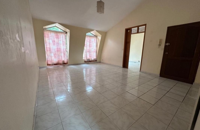 Vente Appartement 48.78m&sup2; 2 pièces Basse-Terre