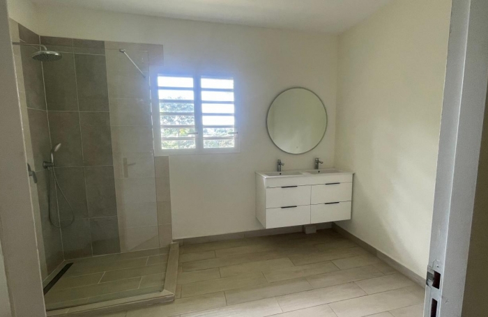 Location Maison 159m&sup2; 6 pièces Petit-Bourg