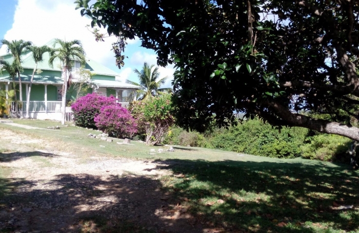 SPACIEUX HAUT DE VILLA MEUBLE F6  DANS PROPRIÉTÉ PRIVEE