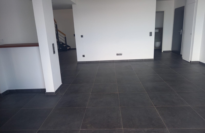 VIEUX FORT : Résidence La Rose Des Vents,  L'Octant, T4 DPLEX + Bureau No28