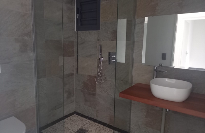 VIEUX FORT : Résidence La Rose Des Vents,  L'Octant, T4 DPLEX + Bureau No28