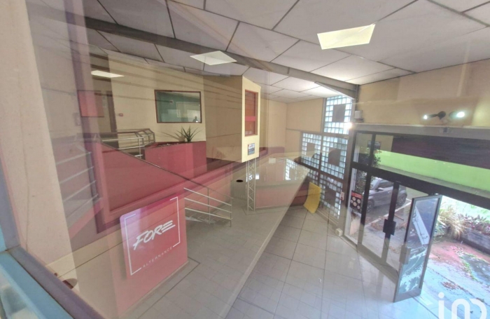 Vente Local commercial 642m&sup2; Baie Mahault