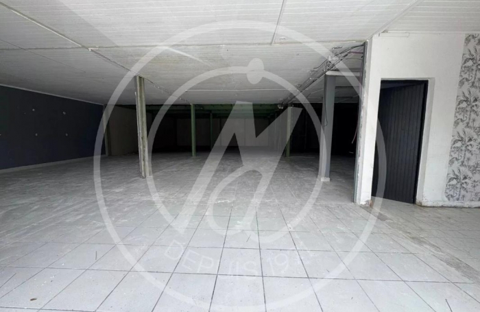 Location Local commercial 458m&sup2; Les Abymes